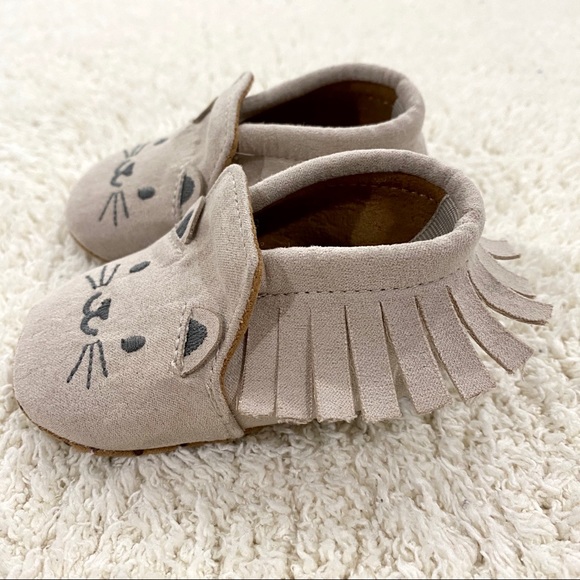 Old Navy Cat Moccasins Sz 0-3 months 🐱 - Picture 2 of 5